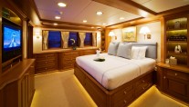 INEVITABLE - Master Stateroom